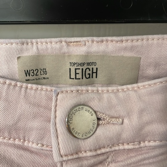 Topshop Moto LEIGH Light Pink Cropped Denim Jeans Size 32 x 30 (fits small) - Picture 2 of 7
